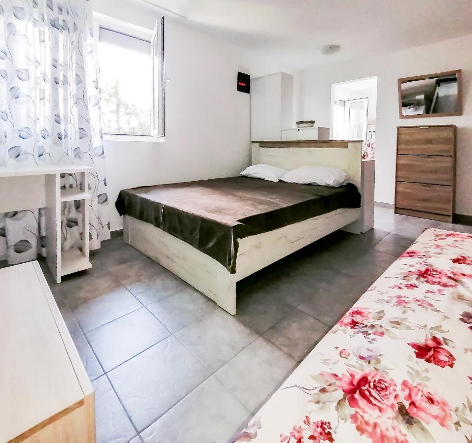 Apartments Siesta Tivat Dış mekan fotoğraf