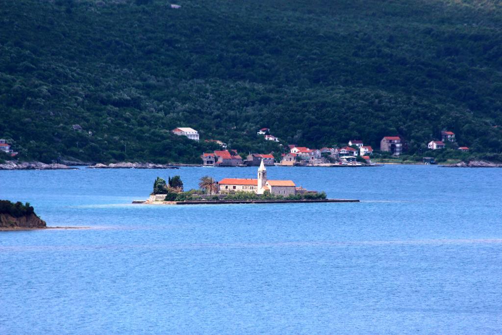 Apartments Siesta Tivat Dış mekan fotoğraf